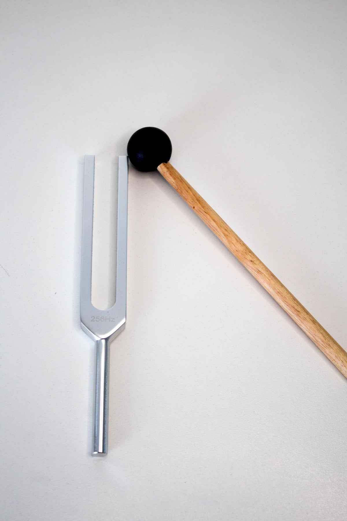 432 Hz Tuning Fork – Sound & Reflection