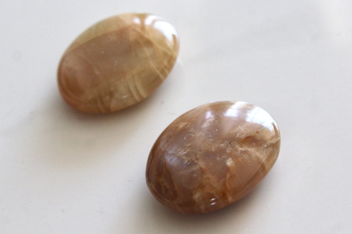 Moonstone Palm Stone – Natural Crystal