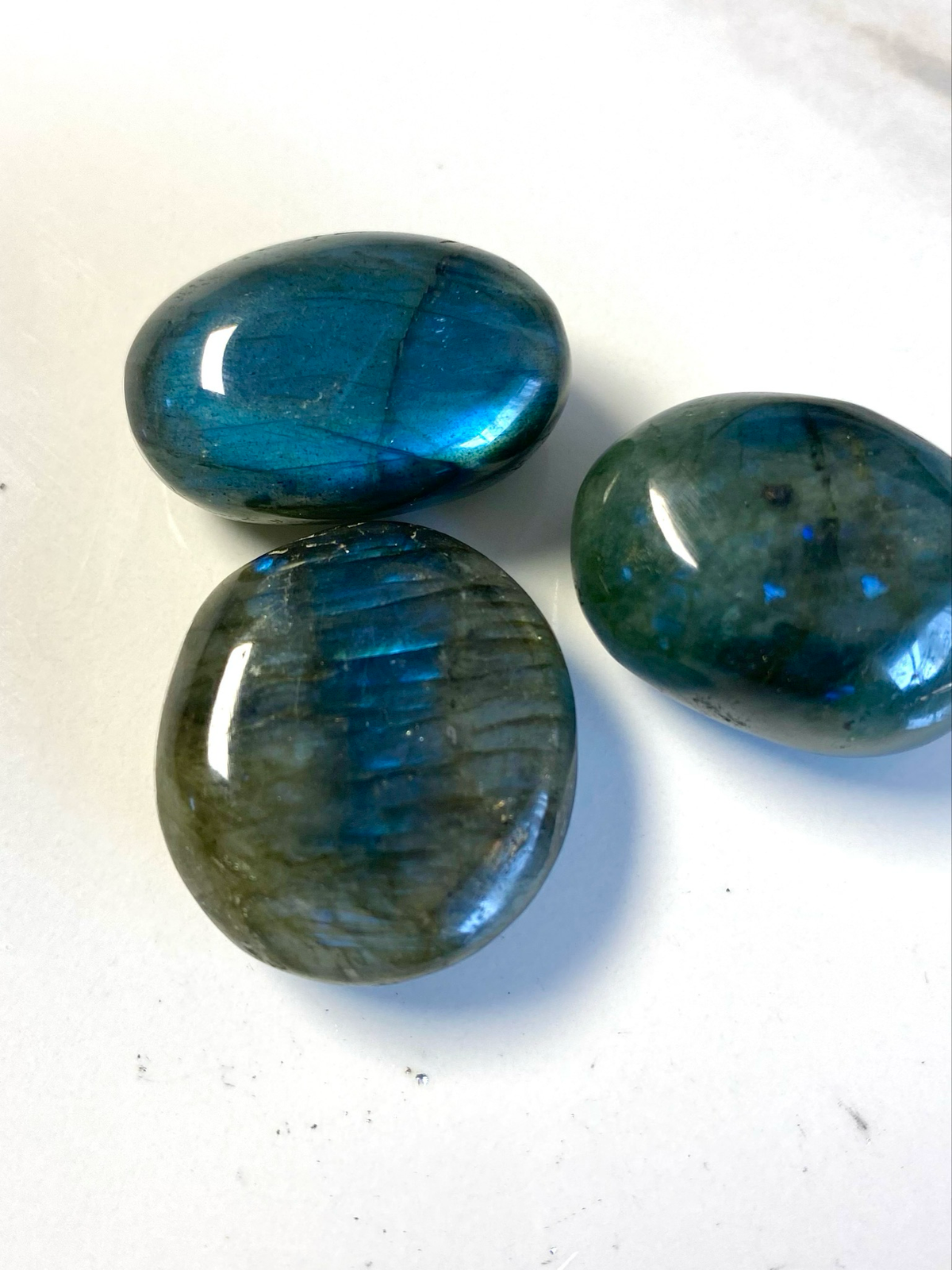 Labradorite Palm Stone – Madagascar, 3–5cm