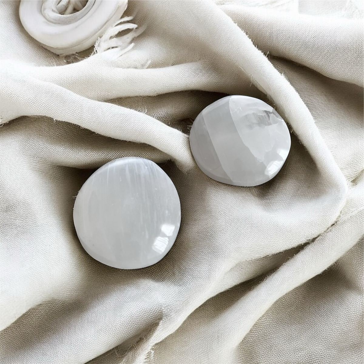 Selenite Palm Stone – 5–6cm Natural Stone