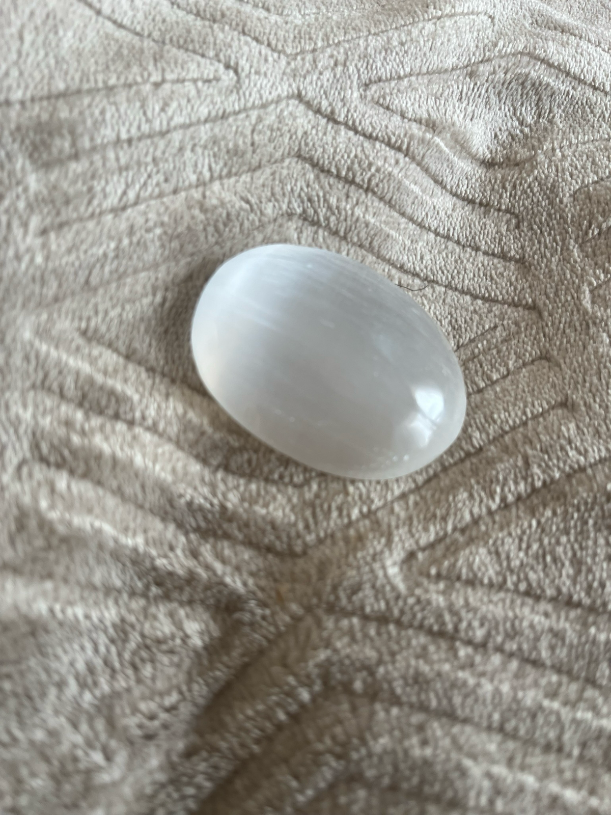 Selenite Palm Stone – 5–6cm Natural Stone